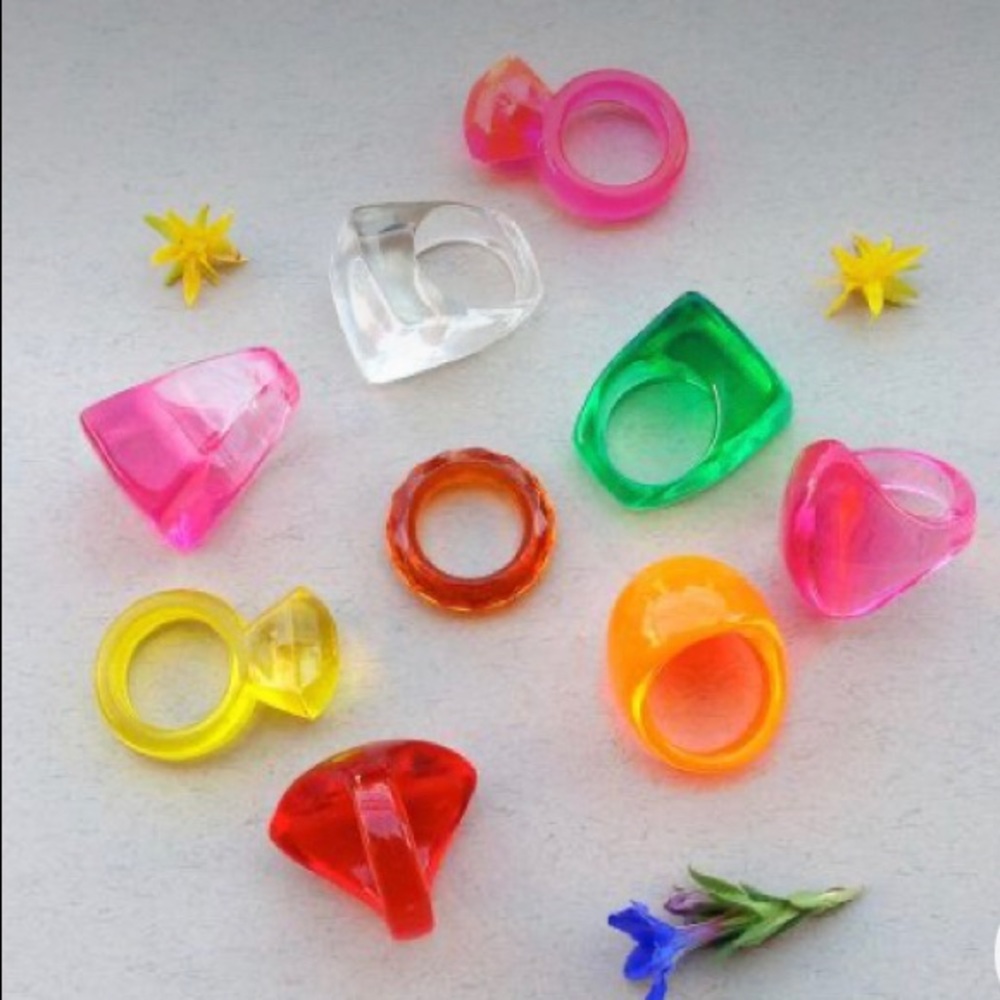 Floral plastic bubble ring - Picture 4 of 4